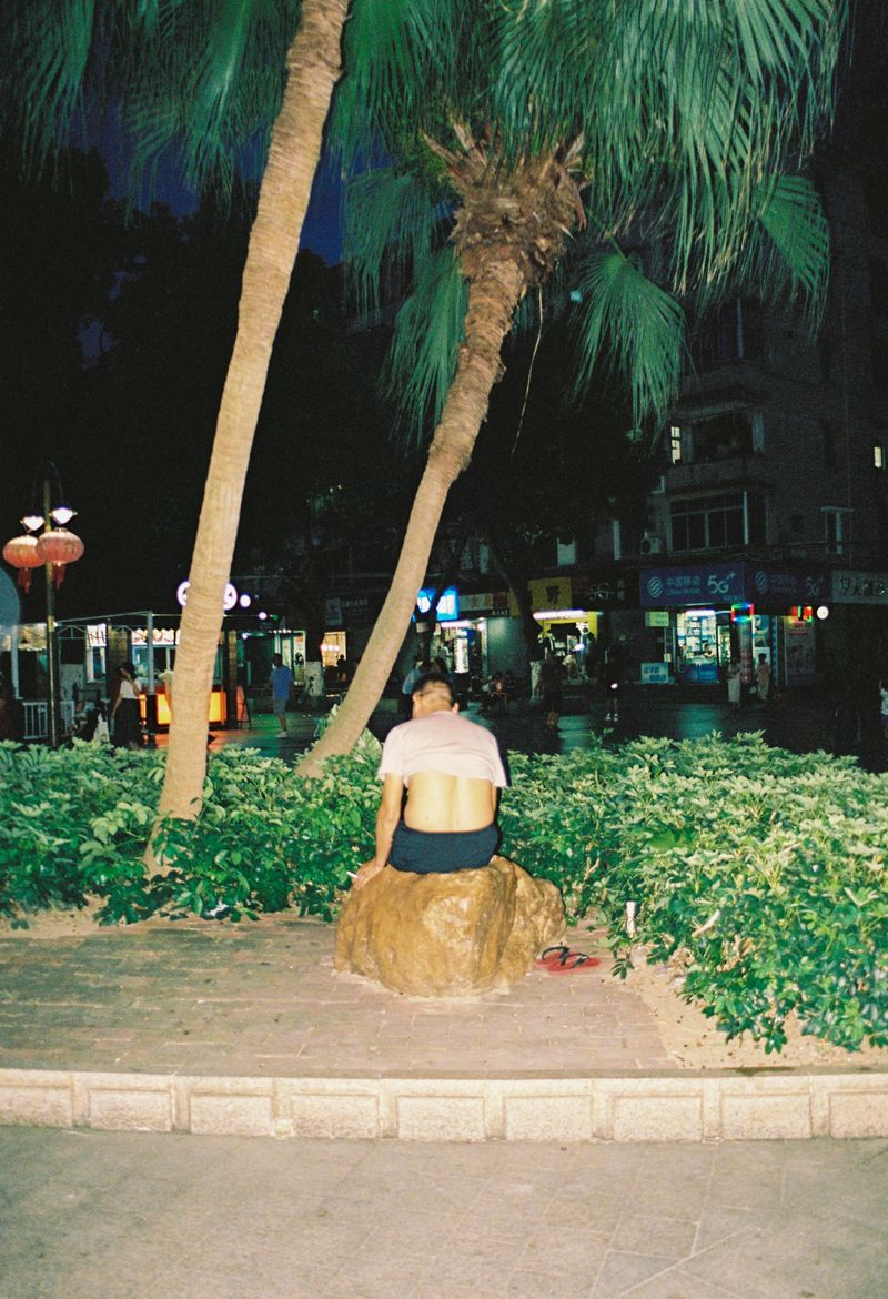 © Cheng Zhuang - Image from the CIGARETTE photography project