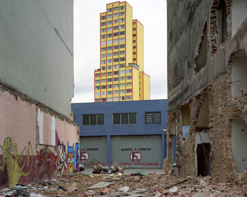 © Tatewaki Nio - 2008 Print size: 80cm x 98.5cm