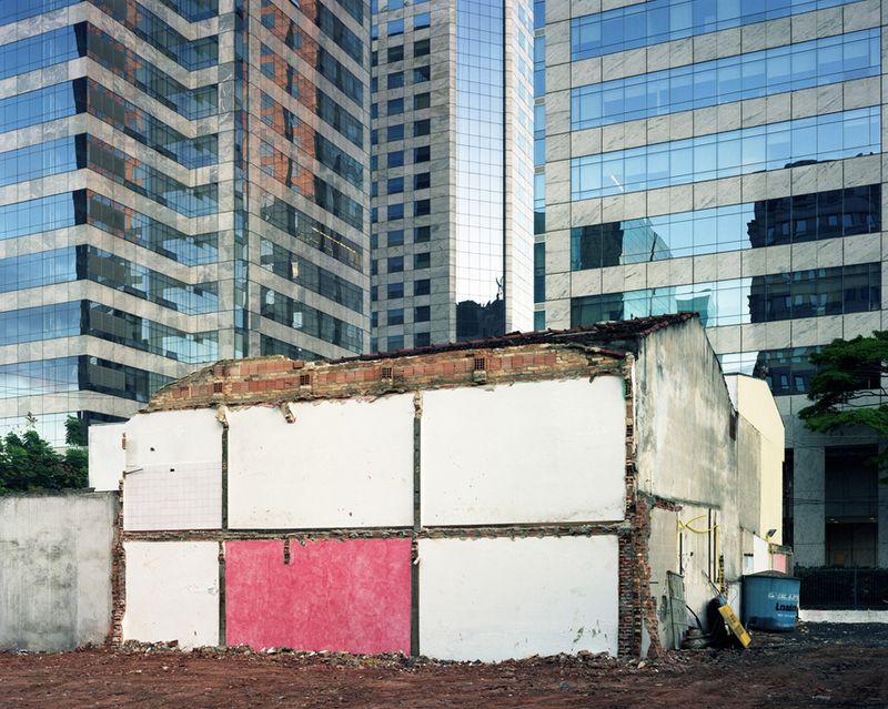 © Tatewaki Nio - 2009 Print size: 80cm x 98.5cm