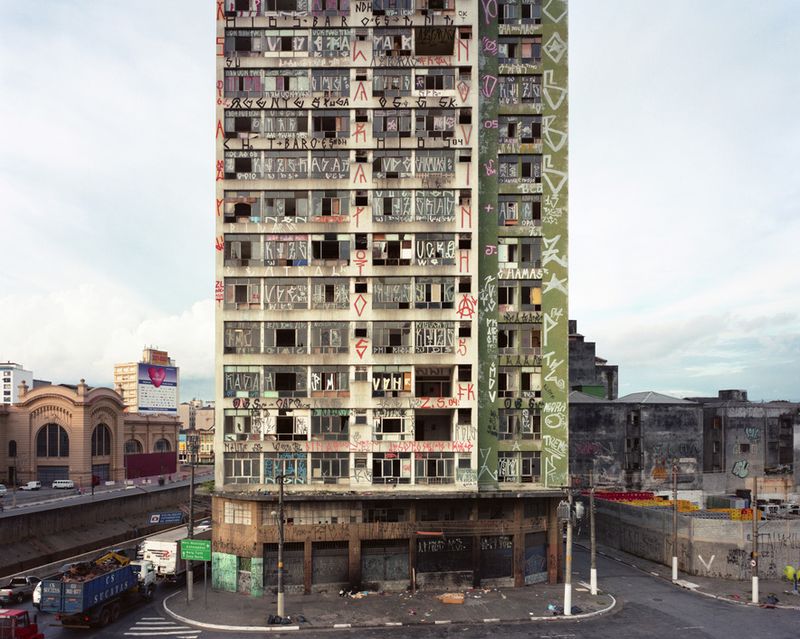 © Tatewaki Nio - 2006 Print size: 80cm x 98.5cm