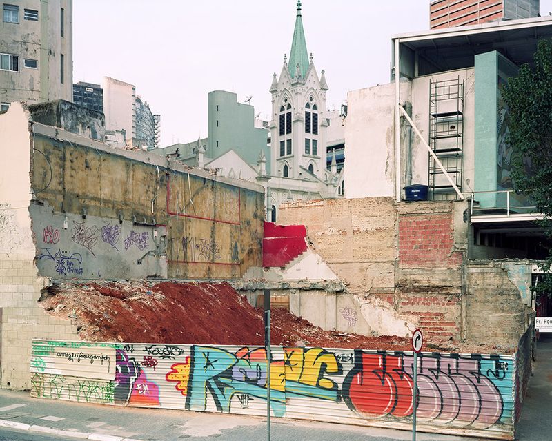 © Tatewaki Nio - 2013 Print size: 80cm x 98.5cm