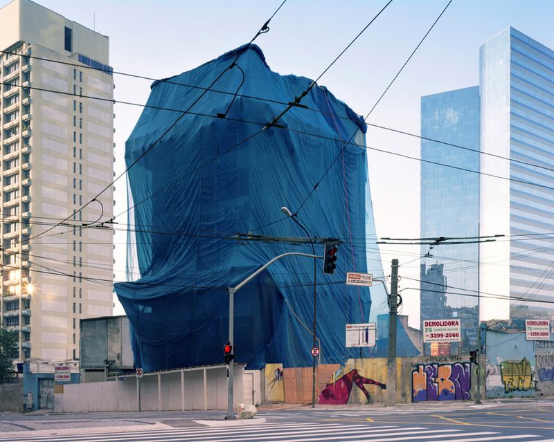 © Tatewaki Nio - 2009 Print size: 80cm x 98.5cm