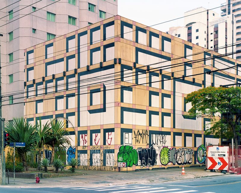 © Tatewaki Nio - 2011 Print size: 80cm x 98.5cm