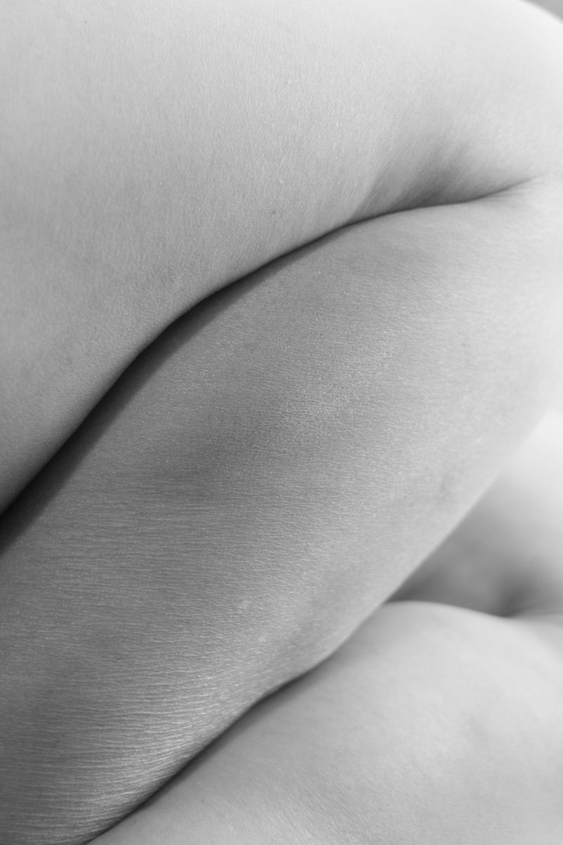 © Raquel Antunes - A fragment of skin, holding the traces of a body in transformation.