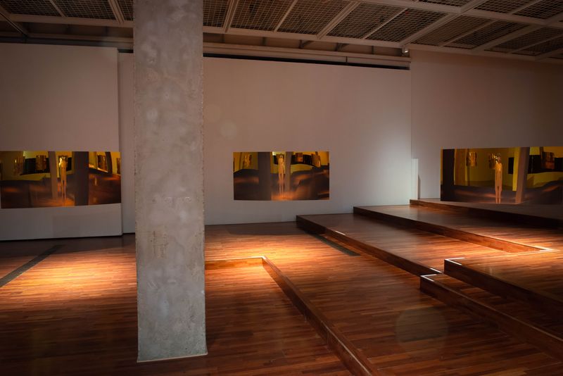 © SEULKI Ki - Installation view_Geist in the exhibition, 2024, UV print on gold acrylic mirror, 178.5 x 88.5cm (set of 12)