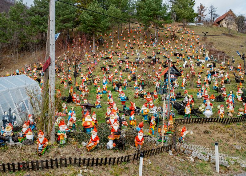 © Jaka Tersek - Image from the OWL, FOX, HEDGEHOG, DEER photography project