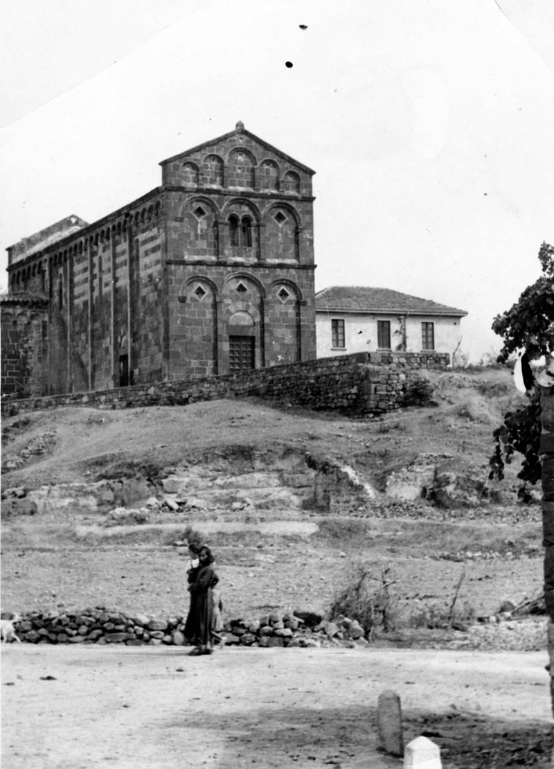 © Giulia Arantxa Novelli - La Cattedrale di San Nicola, Ottana ca. 1960