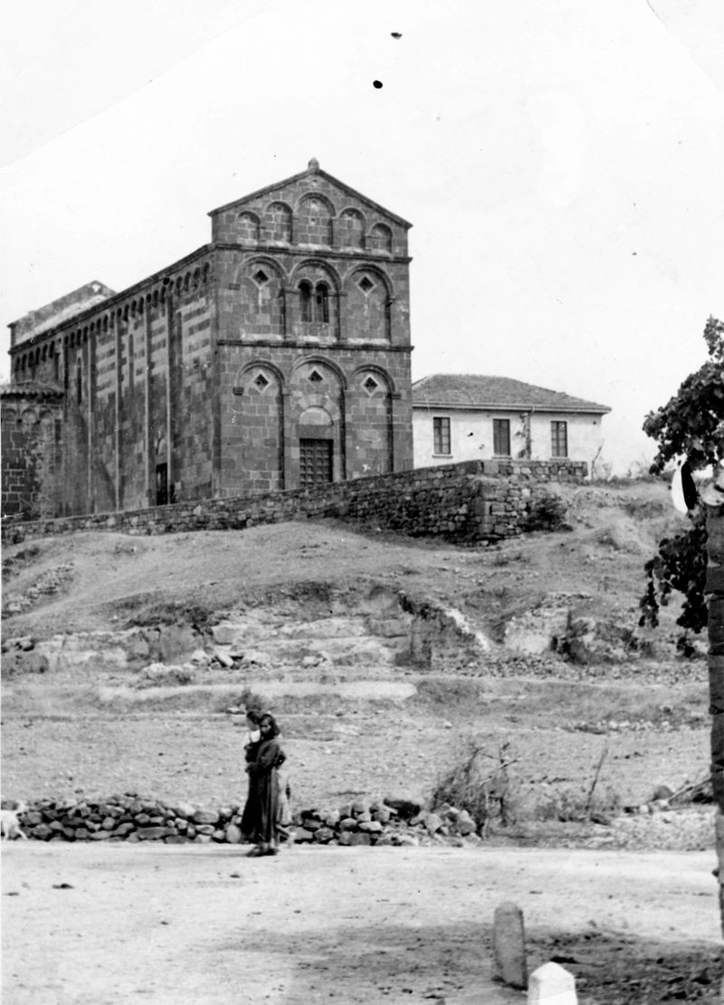 © Giulia Arantxa Novelli - La Cattedrale di San Nicola, Ottana ca. 1960
