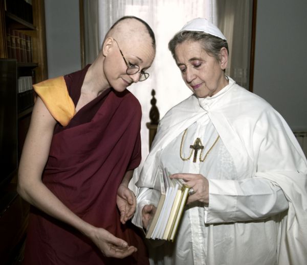 © Ana Amado - The Dalai Lama meets the Papisa Joanna Paula II, Rome, 1982