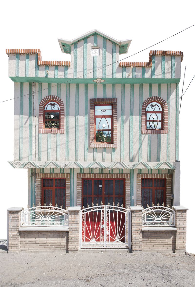 © Adam Wiseman - Image from the Arquitectura libre, exhibición a domicilio photography project