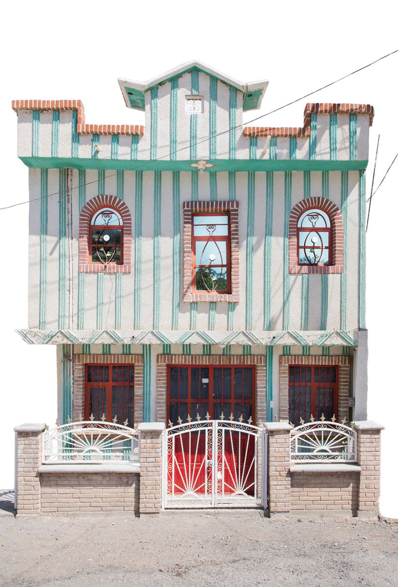 © Adam Wiseman - Image from the Arquitectura libre, exhibición a domicilio photography project