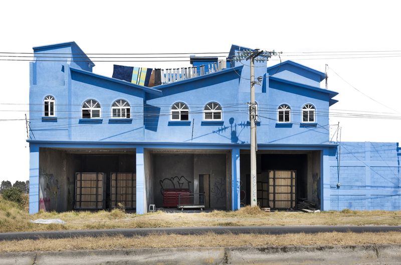 © Adam Wiseman - Image from the Arquitectura libre, exhibición a domicilio photography project