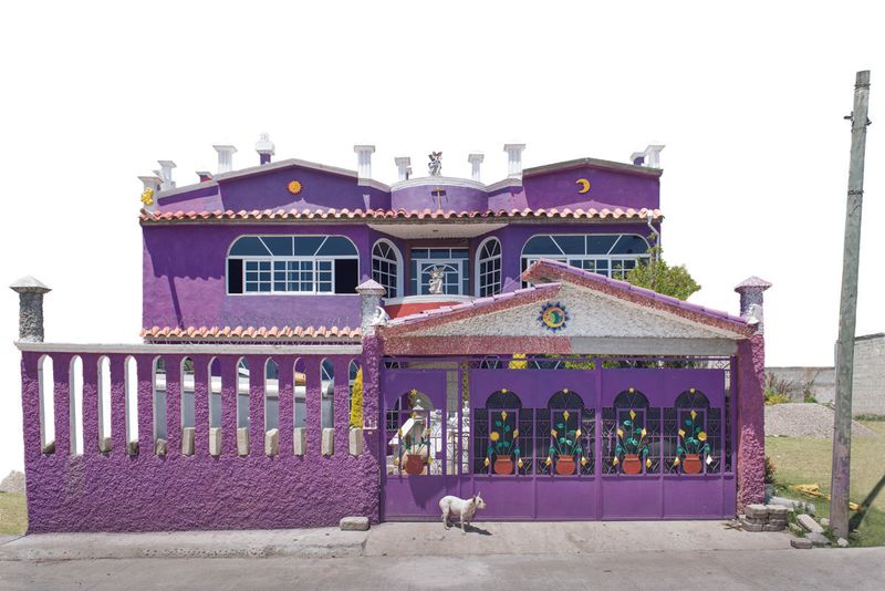 © Adam Wiseman - Image from the Arquitectura libre, exhibición a domicilio photography project