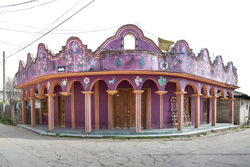 © Adam Wiseman - Image from the Arquitectura libre, exhibición a domicilio photography project