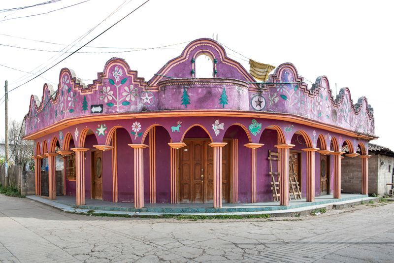 © Adam Wiseman - Image from the Arquitectura libre, exhibición a domicilio photography project