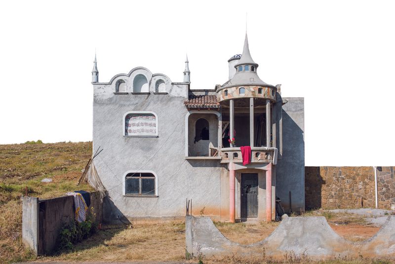 © Adam Wiseman - Image from the Arquitectura libre, exhibición a domicilio photography project