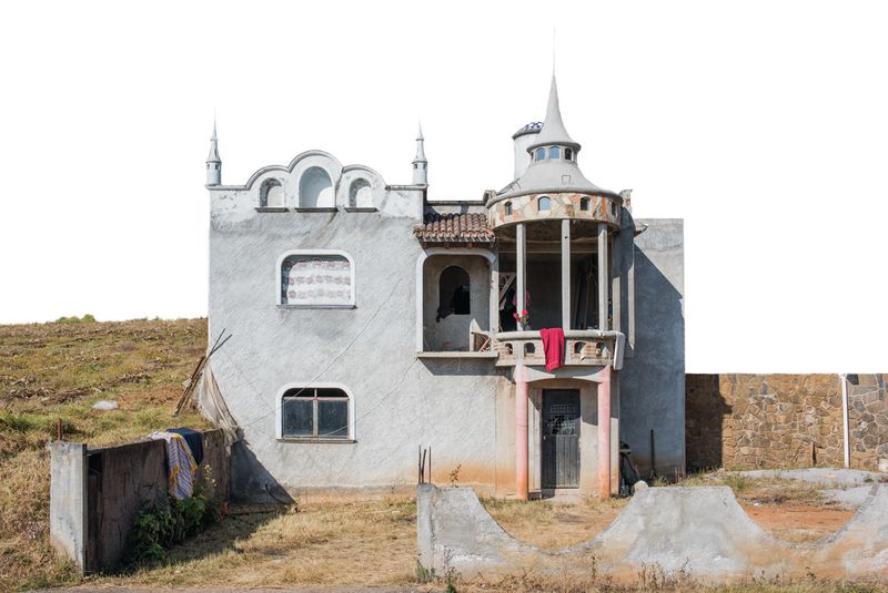 © Adam Wiseman - Image from the Arquitectura libre, exhibición a domicilio photography project