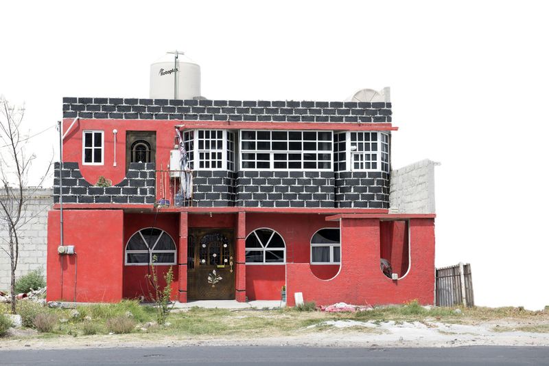 © Adam Wiseman - Image from the Arquitectura libre, exhibición a domicilio photography project