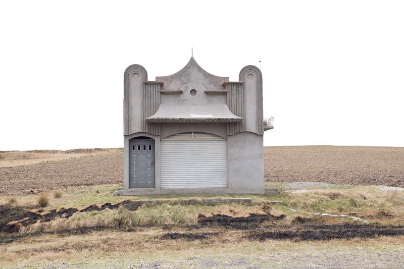 © Adam Wiseman - Image from the Arquitectura libre, exhibición a domicilio photography project
