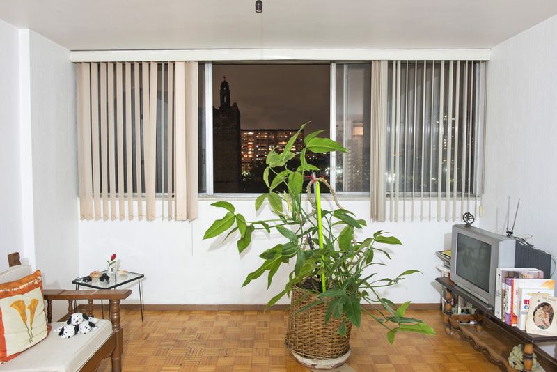 © Adam Wiseman - Image from the Windows of Tlatelolco photography project