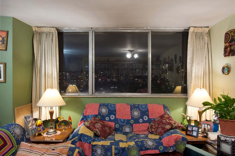 © Adam Wiseman - Image from the Windows of Tlatelolco photography project