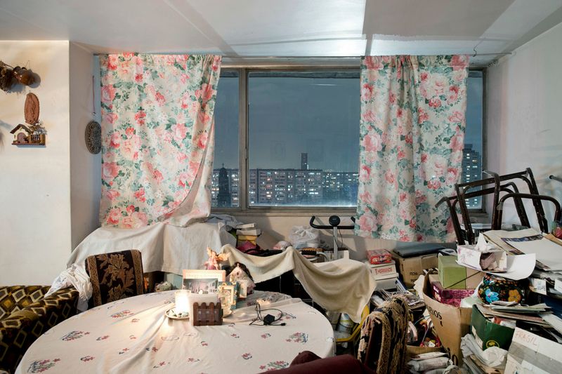 © Adam Wiseman - Image from the Windows of Tlatelolco photography project