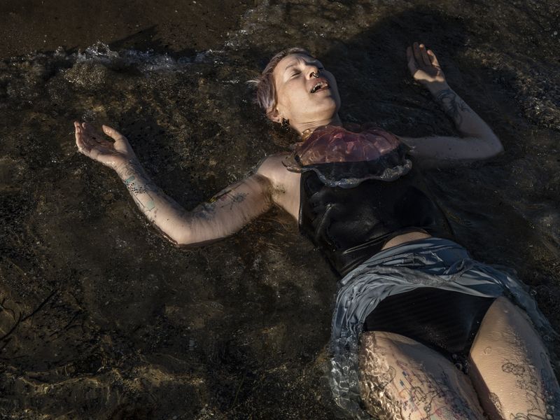© Sarah Rhodes - Image from the A Surrounded Beauty photography project
