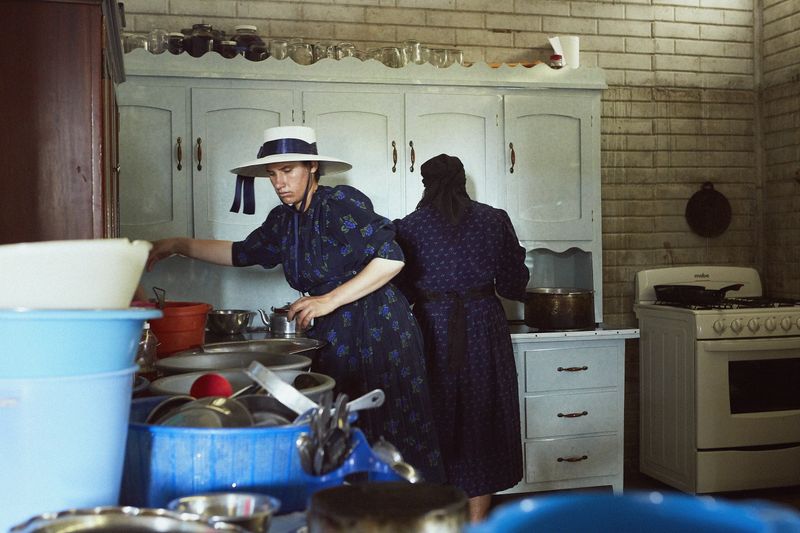 © Ephraim Bieri - The dishes and the rest of the work in the kitchen are done by the women.