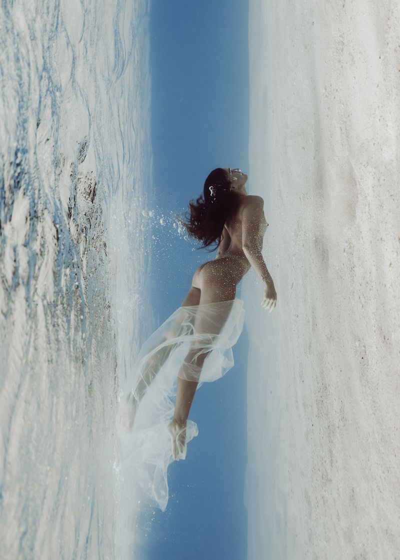 © Natalie Karpushenko - Image from the Plastic and the Sea photography project