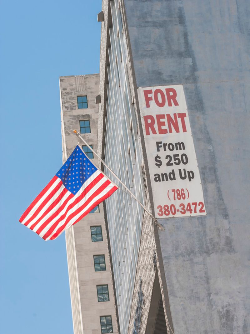 © Solange Adum Abdala - Image from the Swamp city photography project