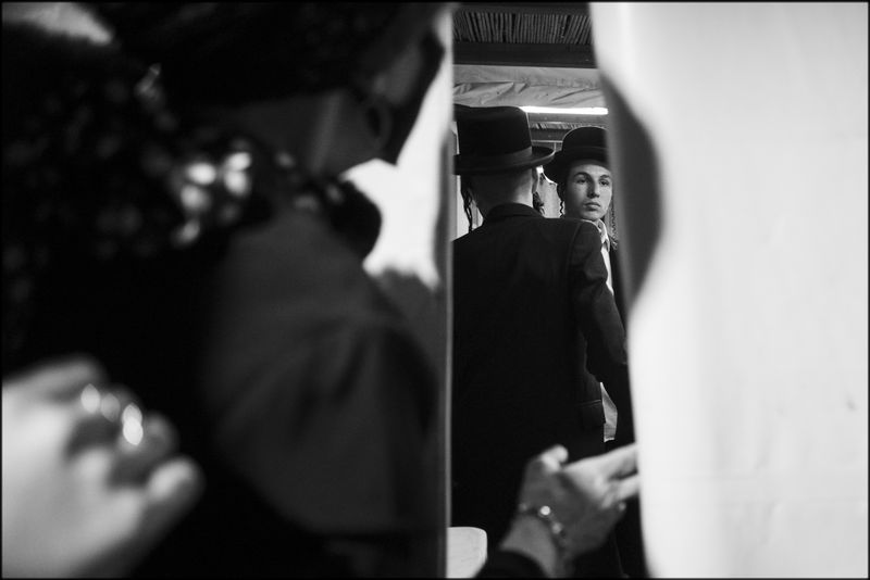 © BARATZKA - Image from the Shiduch  _ Engagement ceremony in Yavniel photography project