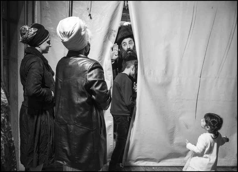 © BARATZKA - Image from the Shiduch  _ Engagement ceremony in Yavniel photography project