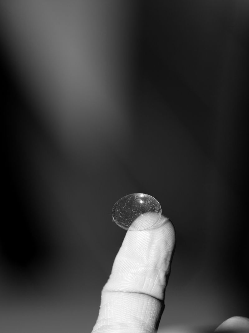 © Eva Vei - Image from the Touch the floor and lick your finger photography project