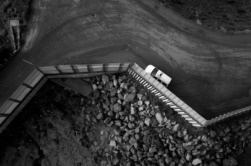 © Tomas van Houtryve - Image from the Blue Sky Days photography project