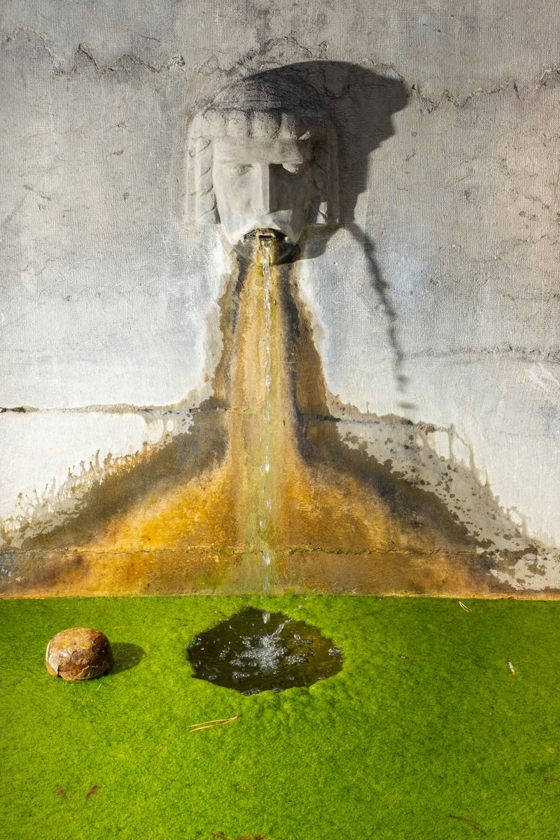 © Emilio Nasser - One of the 1200 fountains in the city of Zurich, during a research day in search of the invisible traces of the school.