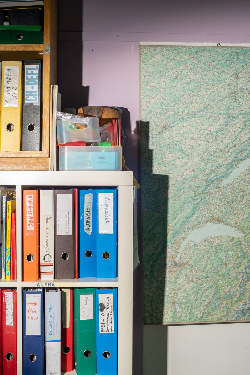 © Emilio Nasser - Library with language material in the school office at present.