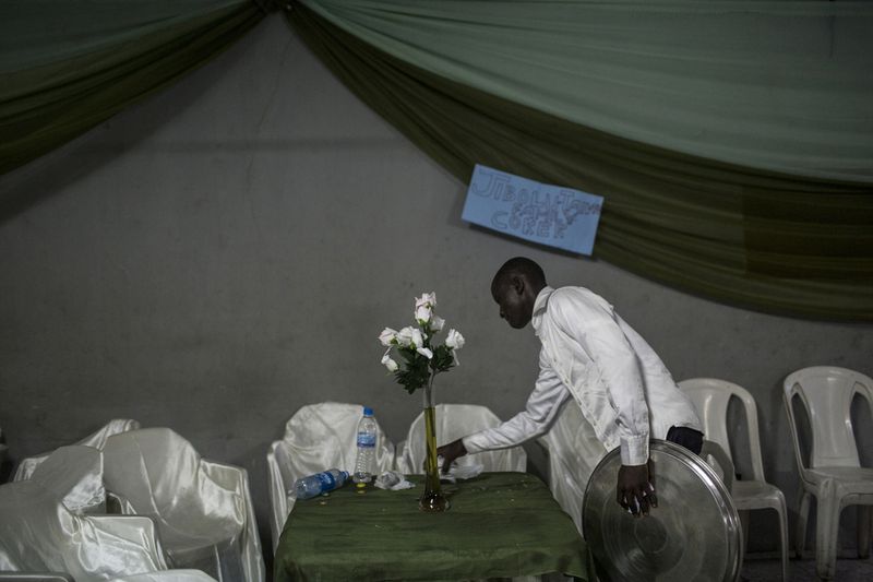 © Glenna Gordon - Image from the Naira Wedding: Marriage and Money in Nigeria  photography project