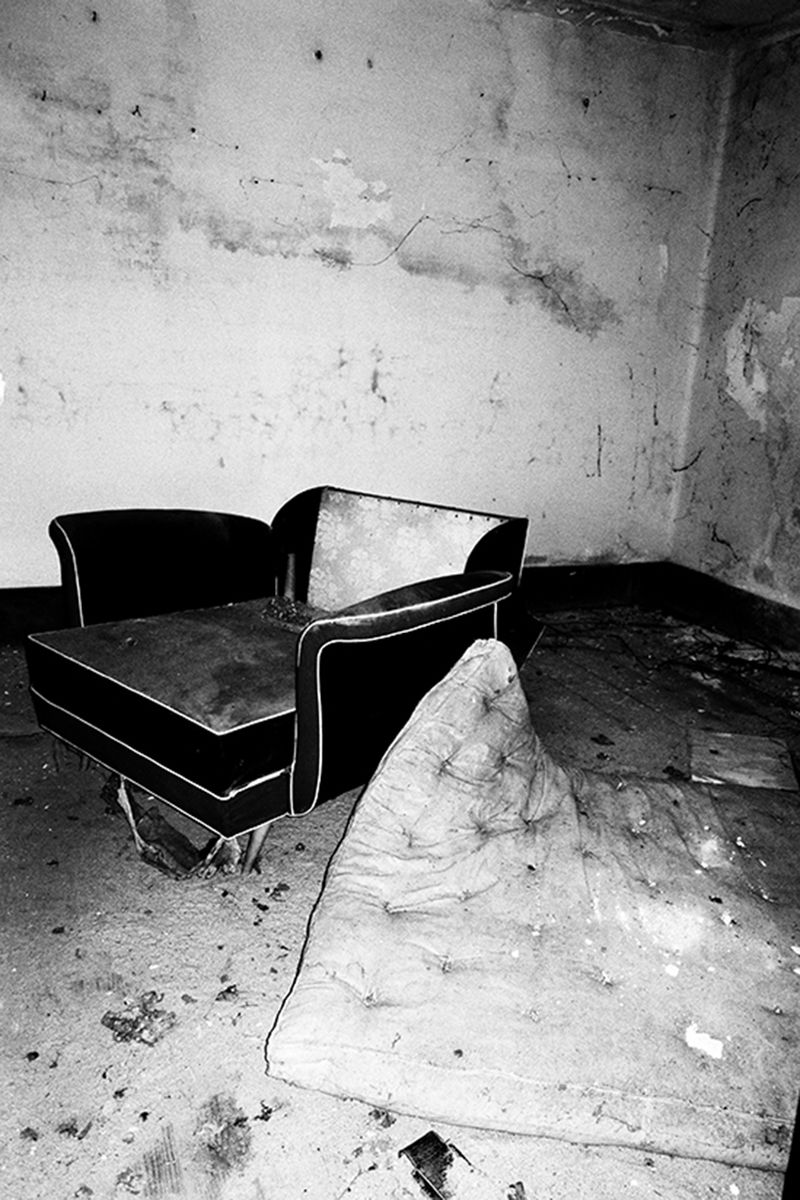 © Fatima Abreu Ferreira - Image from the How to disappear completely photography project