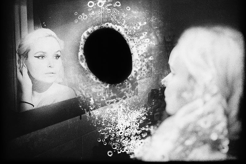 © Fatima Abreu Ferreira - Image from the The end of night photography project