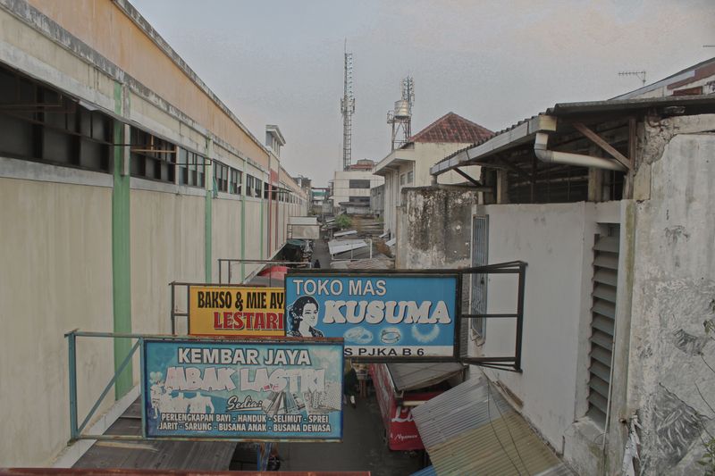 © Vivi Shofiyah - Rejowinangun Market consists of several floors.
