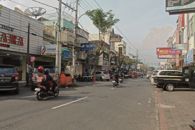 © Vivi Shofiyah - The atmosphere on the streets in the Rejowinangun market area.