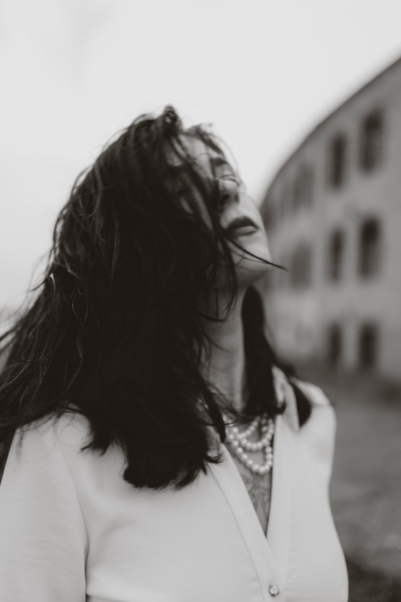 © Anna Chekryshova - Image from the the heavy baggage she left behind photography project