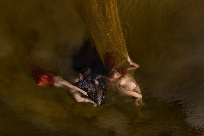 © Lilli Waters - Pay Attention to the Heavens