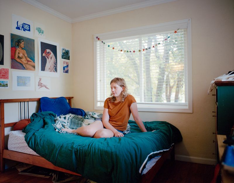 © Madison Speyer - Hope in her bedroom