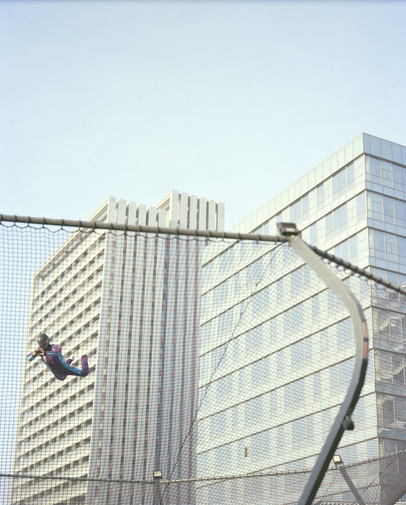 © Yan Shi - A state of falling and rising