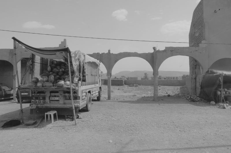 © Laura Riva - Image from the Sans titre (Foto dal finestrino), an attempt at street photography in movement photography project