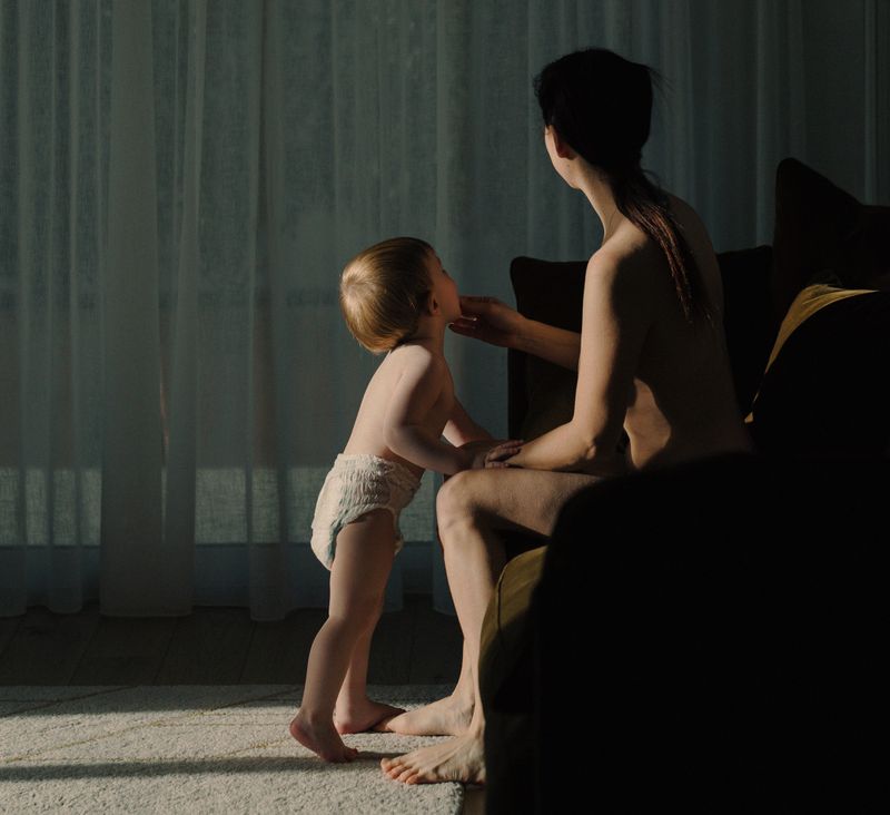 © Olivia de Villaine - Image from the Insights into Motherhood photography project