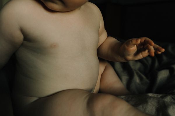 © Olivia de Villaine - Image from the Insights into Motherhood photography project