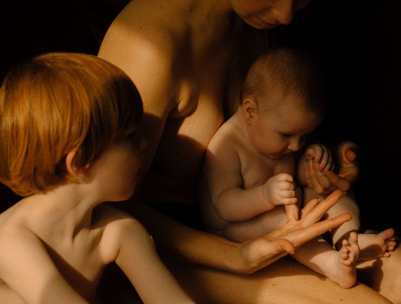 © Olivia de Villaine - Image from the Maternal Gaze photography project