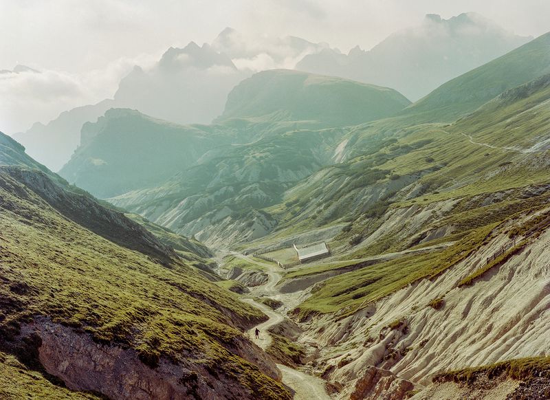 © Claudia Mann - Maintenance of the only road leading to the malga (alpine hut) Fojadora, near San Vigilio di Marebbe.